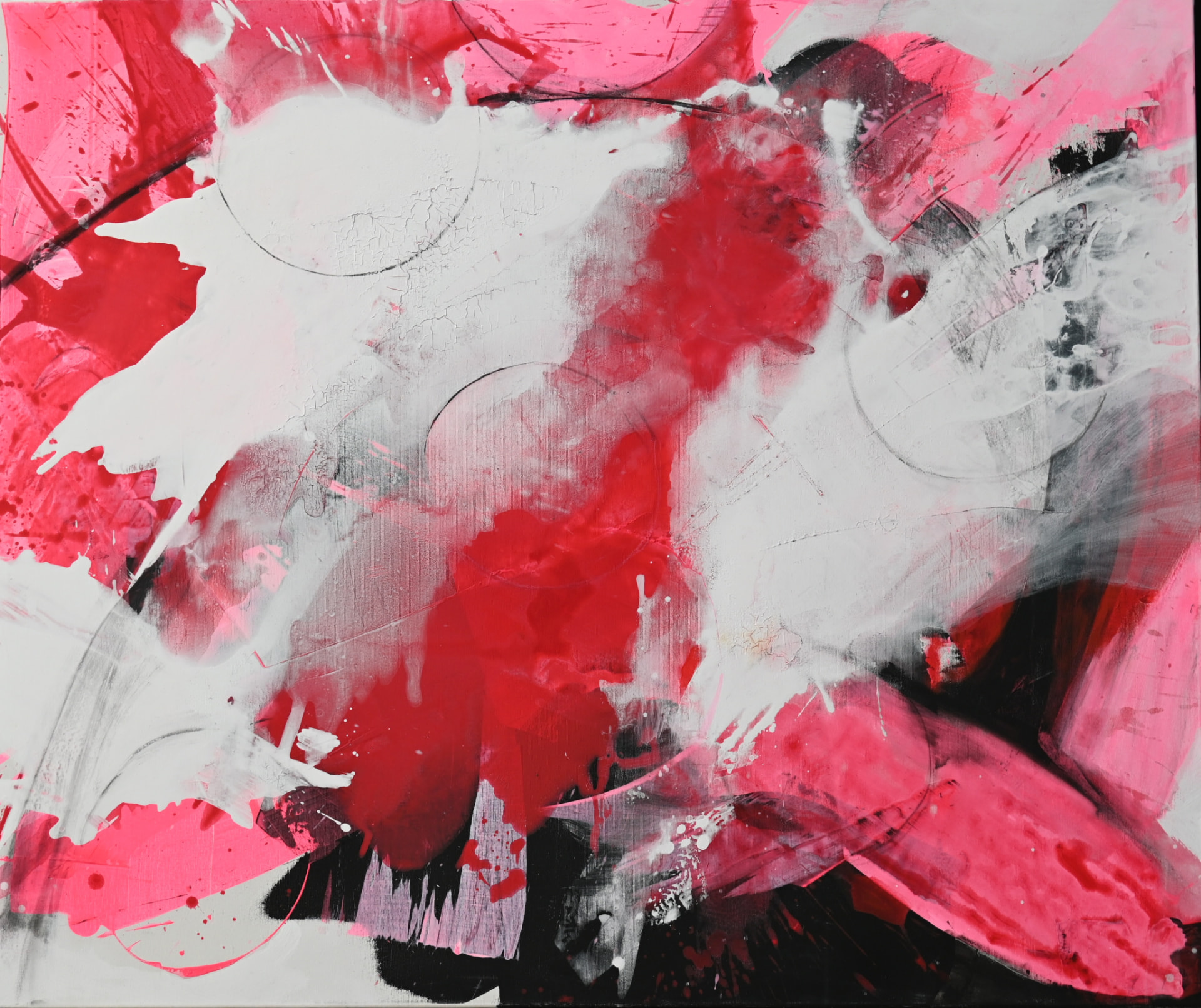 Obra abstracta original en tonos rosa, rojo y gris de Núria Calatayud